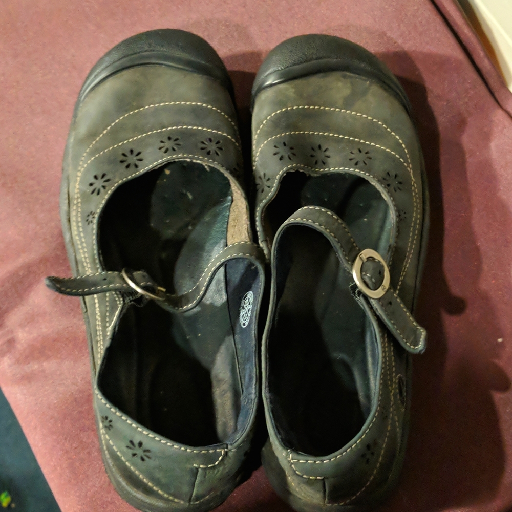 Women's Keen shoes